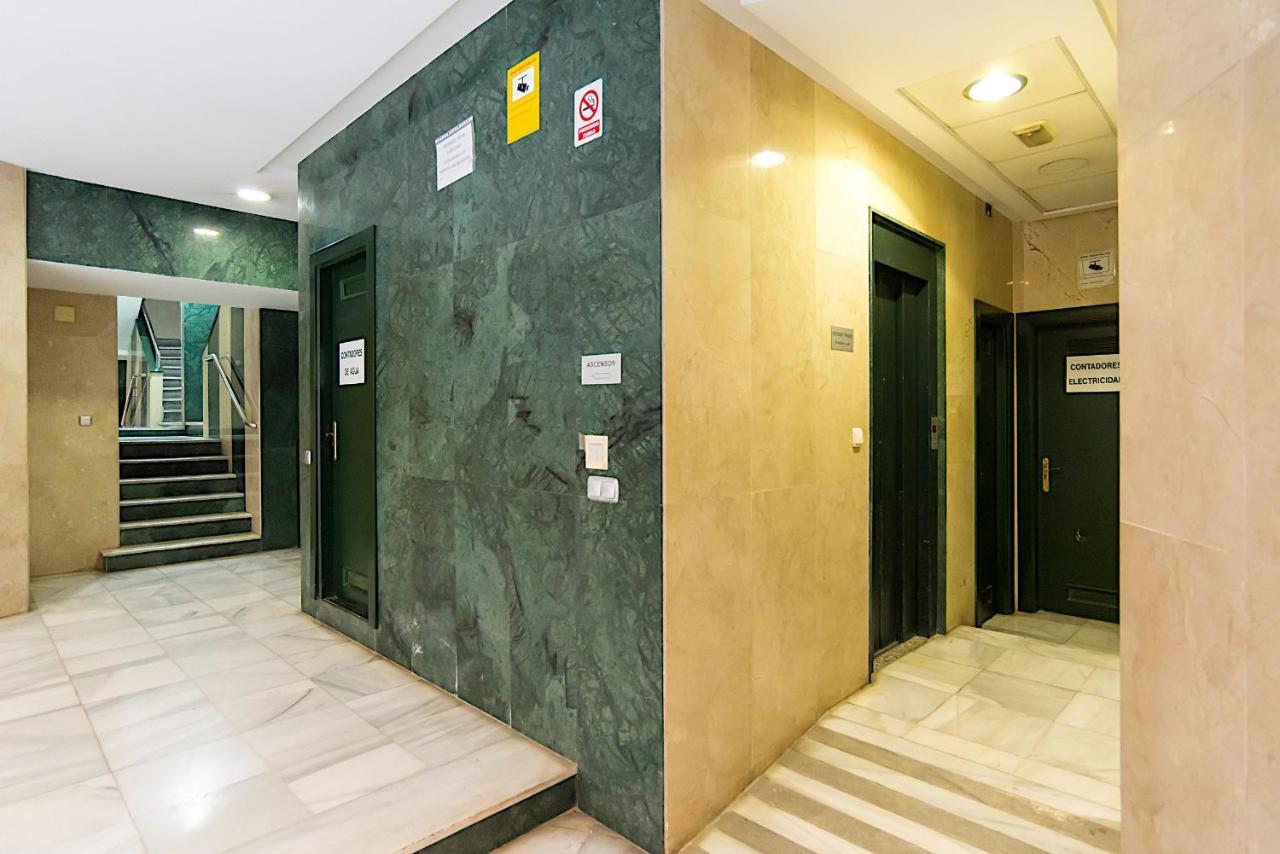 Rooms Young People Only, Soho Citycenter Malaga Exterior photo